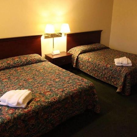 Parliament Resort Gay Mens Resort Augusta Ngoại thất bức ảnh