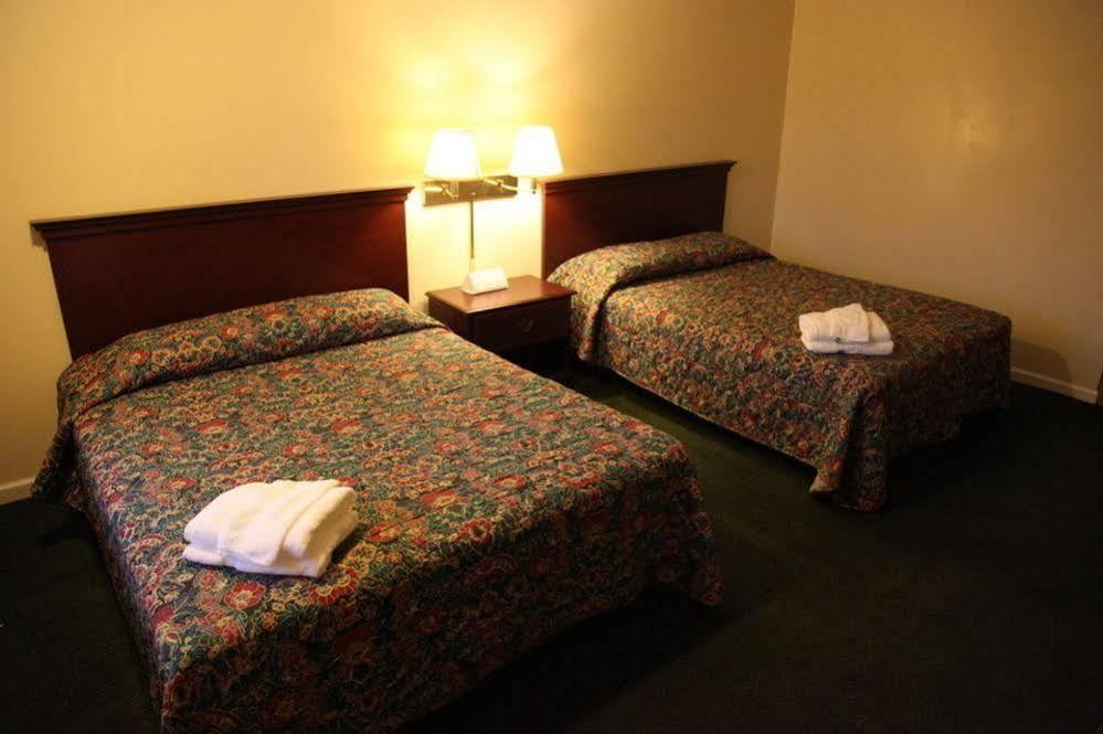Parliament Resort Gay Mens Resort Augusta Ngoại thất bức ảnh